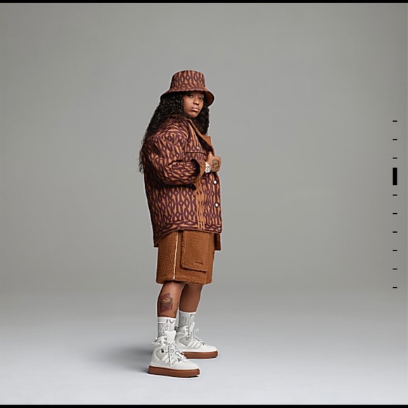 IVY PARK SHERPA TEDDY UNISEX CARGO SHORTS - Picture 5 of 10